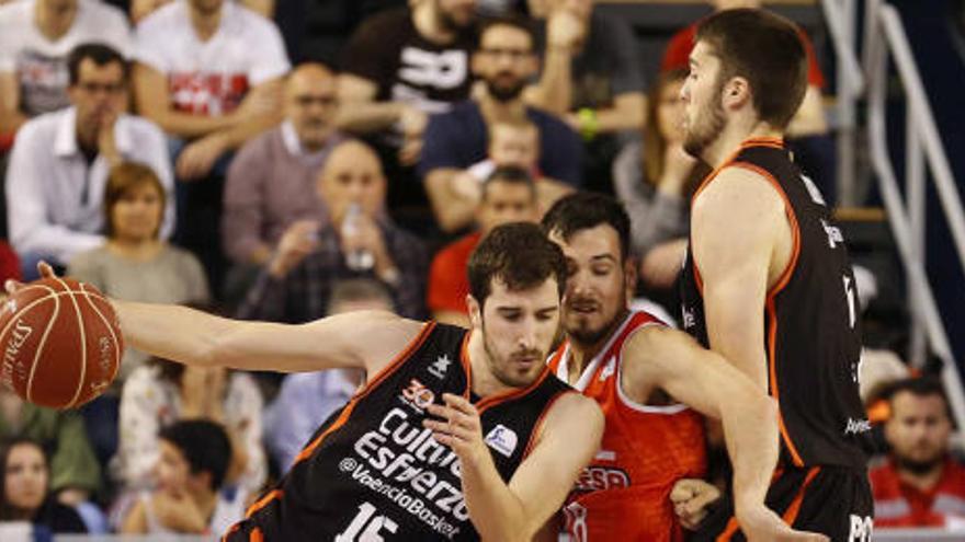 El Valencia Basket olvida la Eurocup ganando en Manresa