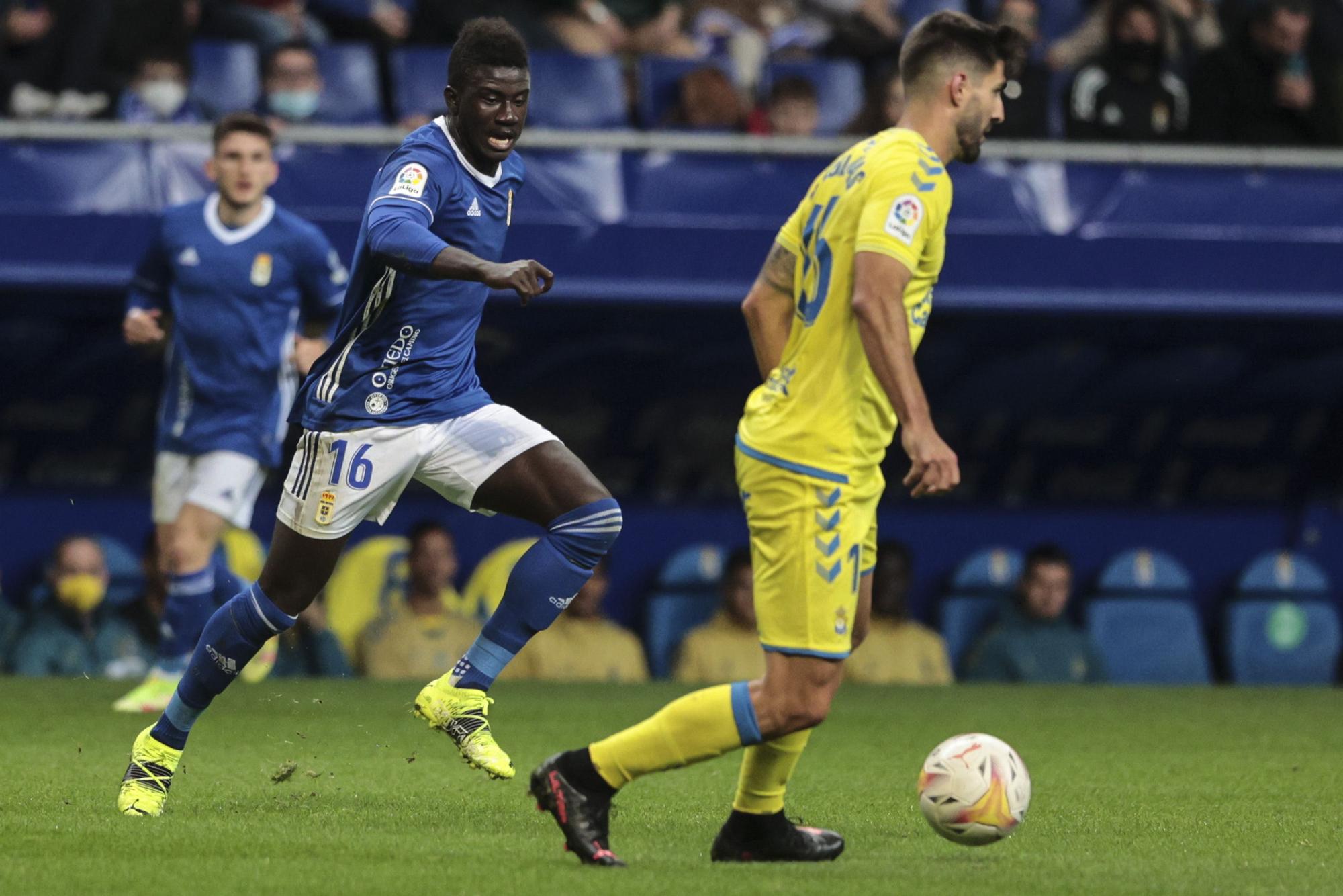 En imágenes: así fue el empate entre el Real Oviedo y Las Palmas