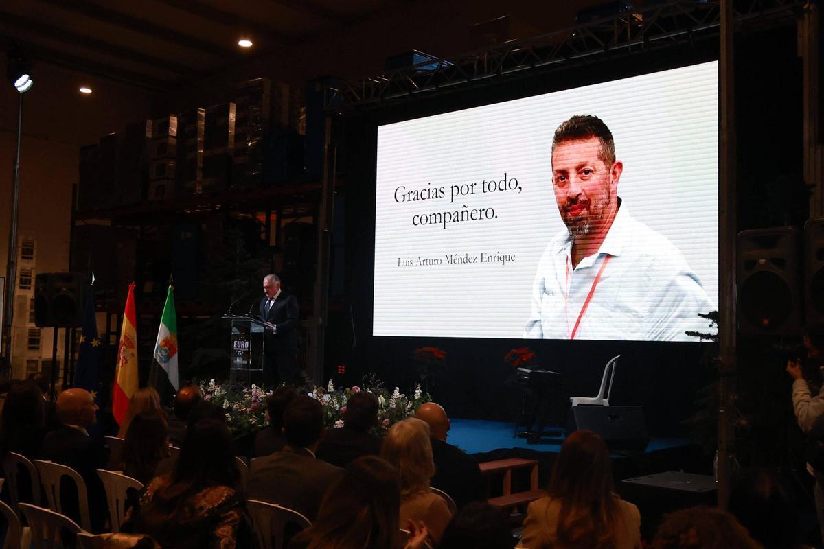 Fran Piñero Lemus reuerda a Luis Arturo Méndez en su discurso.