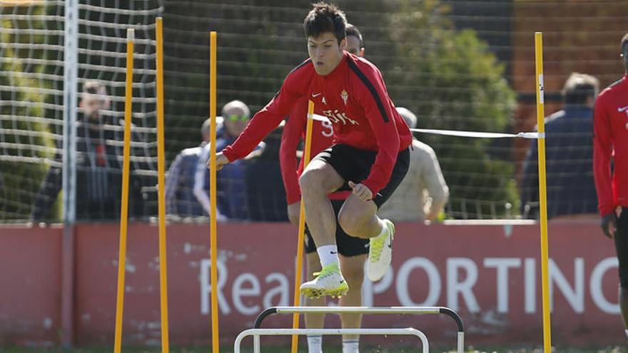 Jorge Meré,  en pleno esfuerzo con el Sporting.