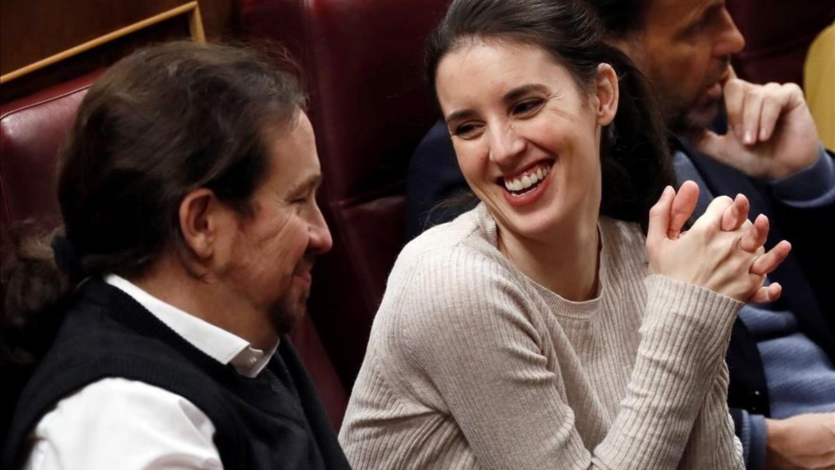 Pablo Iglesias e Irene Montero (Unidas Podemos) en la segunda jornada del debate de investidura de Pedro Sánchez