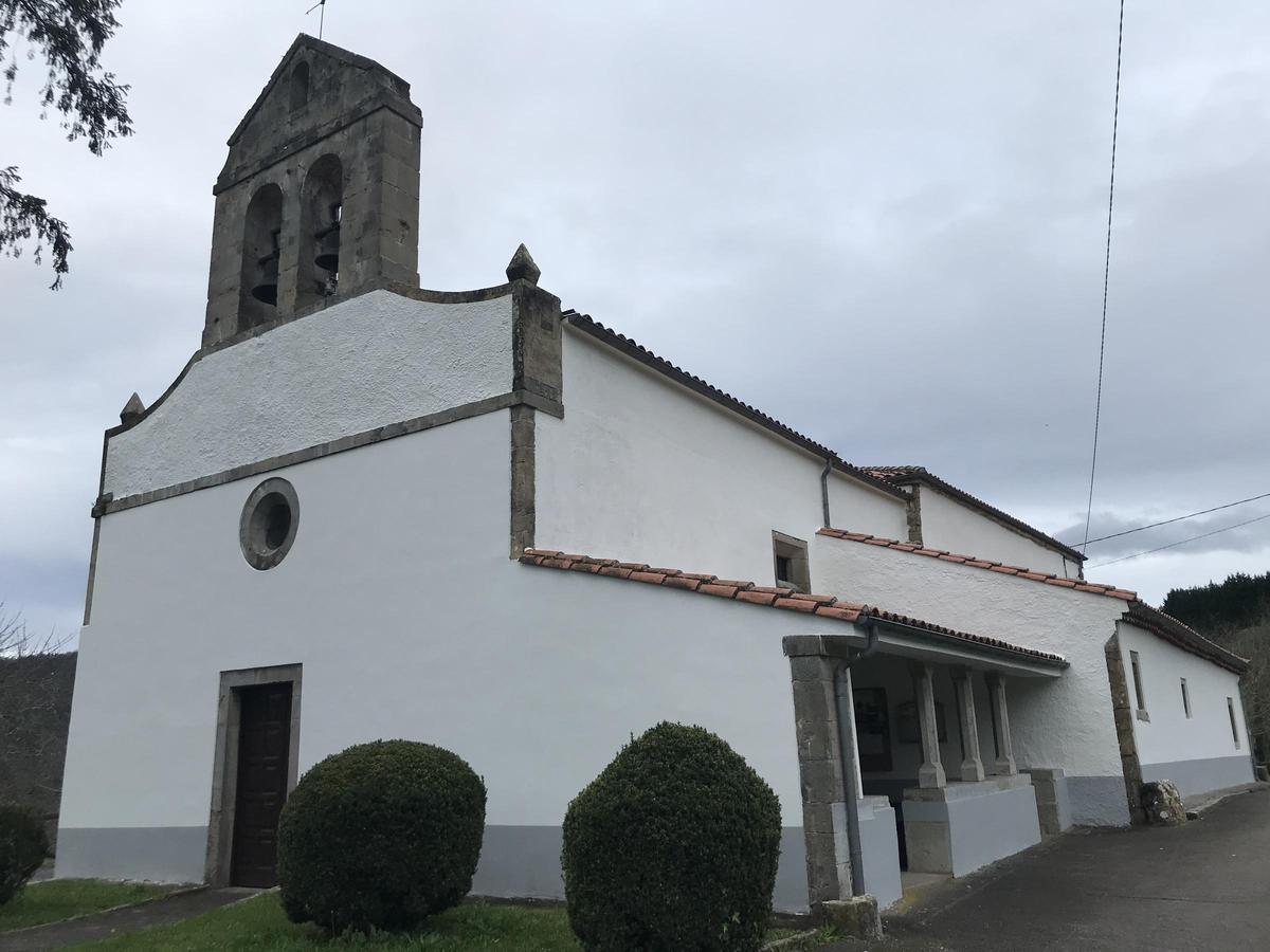 La iglesia parroquial de San Martín de Arango.
