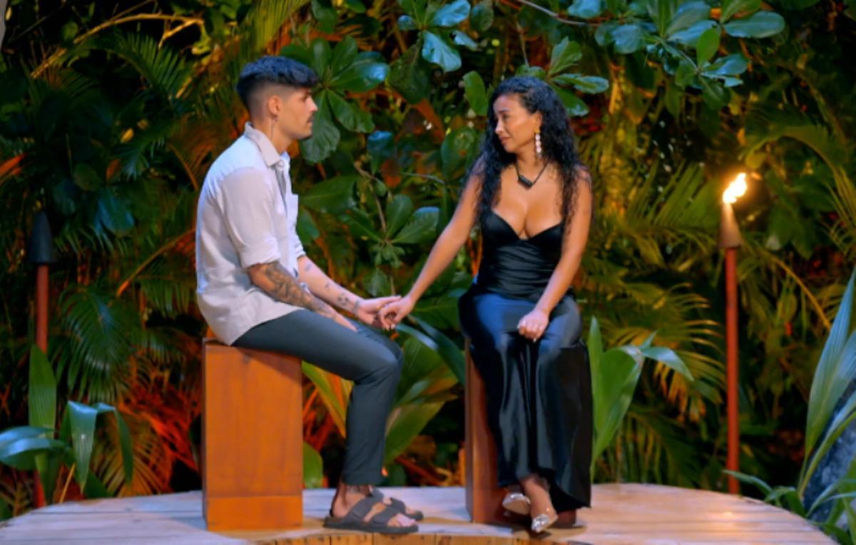 Mayeli abandonó la hoguera sin despedirse, y dejando su relación con Álvaro