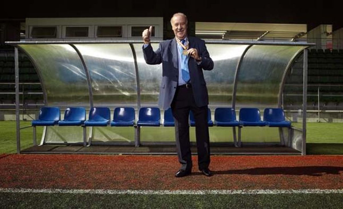 Març. El Víctor fotografia l’entrenador de la selecció espanyola, Vicente del Bosque.