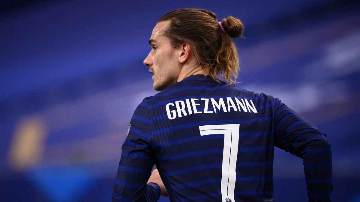 Deschamps habla al margen con Griezmann