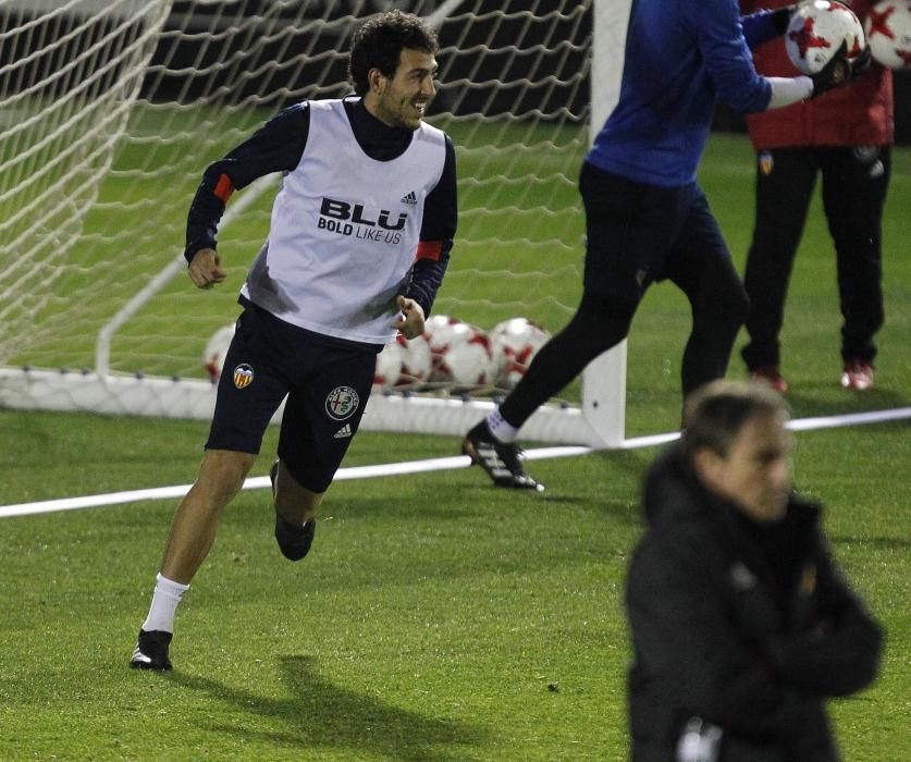 La afición del Valencia invade el Puchades