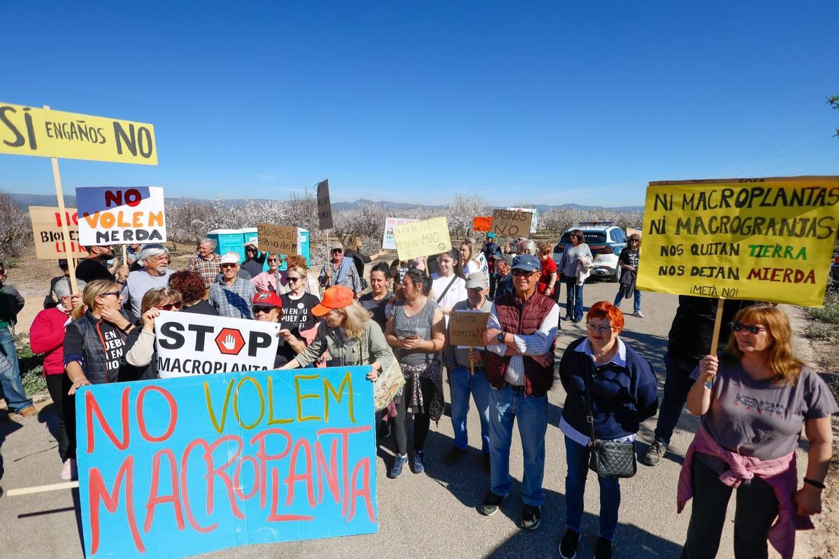 Protesta contra la planta de biometano de Llíria por el inicio de las obras