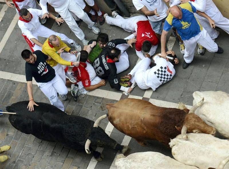 Fotogalería: 6º encierro de los Sanfermines 2013