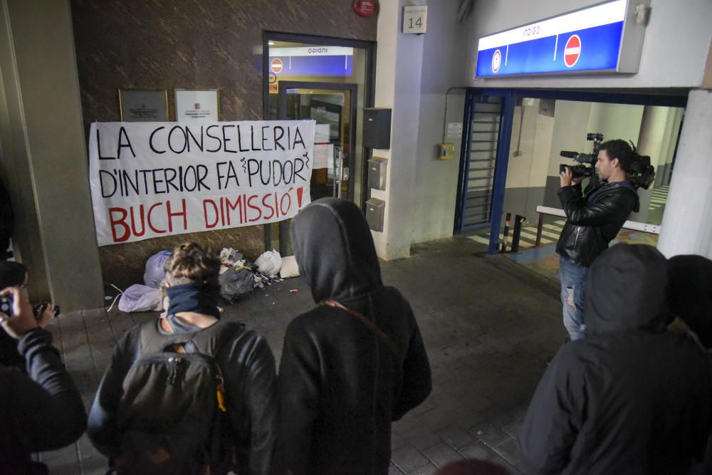 Escombraries a la delegació d'Interior a Manresa