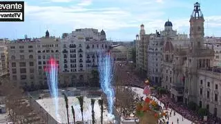La plaza palpita con el 'Corazón de València'