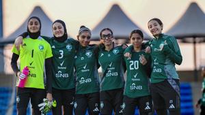 Jugadoras de la selección de Arabia Saudí durante un entrenamiento.