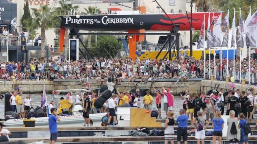 La salida de la Volvo Ocean Race se ha convertido en el primer acontecimiento turístico de la ciudad de Alicante.