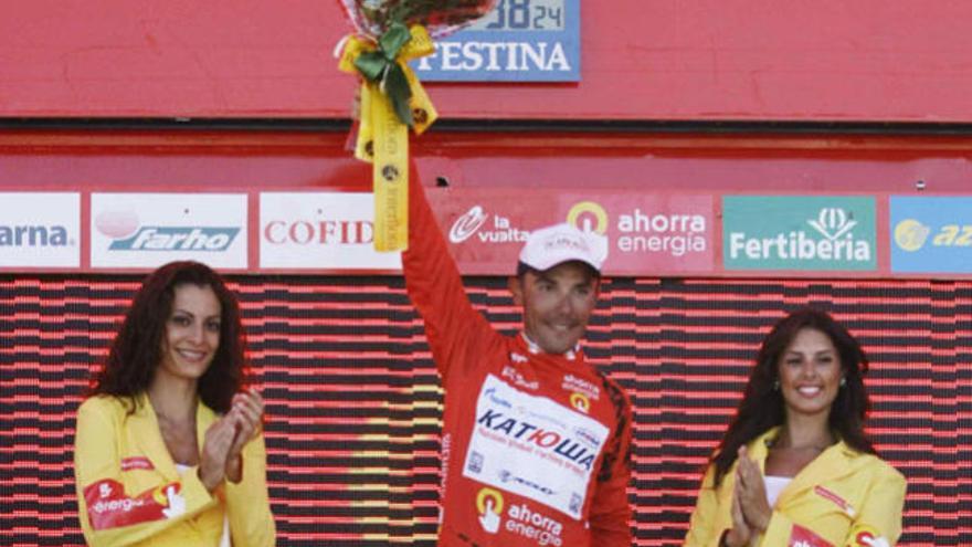 El español Joaquim &quot;Purito&quot; Rodríguez (Katusha) con el maillot de líder de la Vuelta