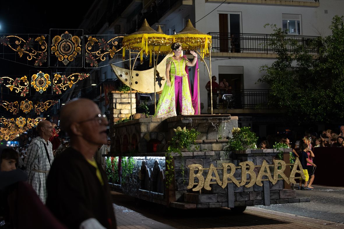 La Entrada Mora hace vibrar al pueblo de Altea