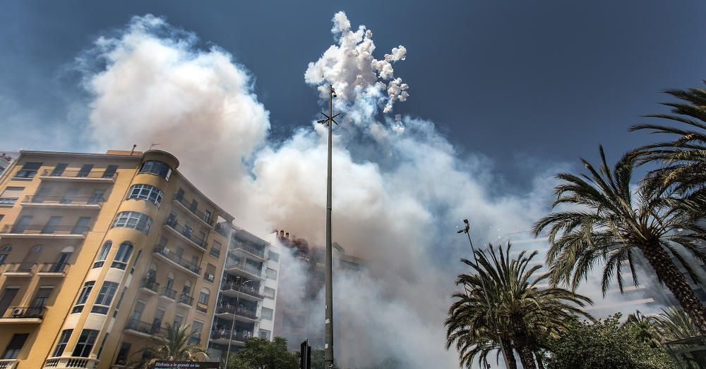 Hogueras 2018: Mascletá de las Hogueras de Alicante de 23 de junio.