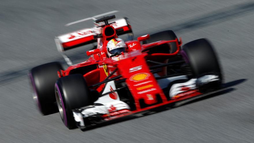 Vettel muestra su fuerza y McLaren no reacciona