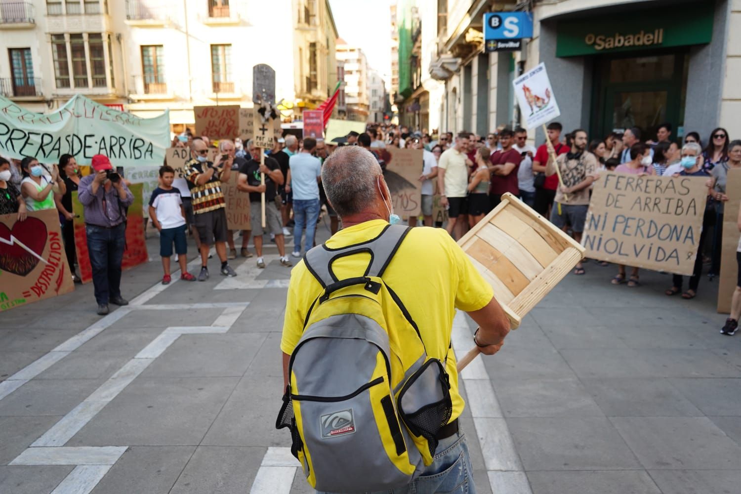 Manifestación por la gestión de los incendios.