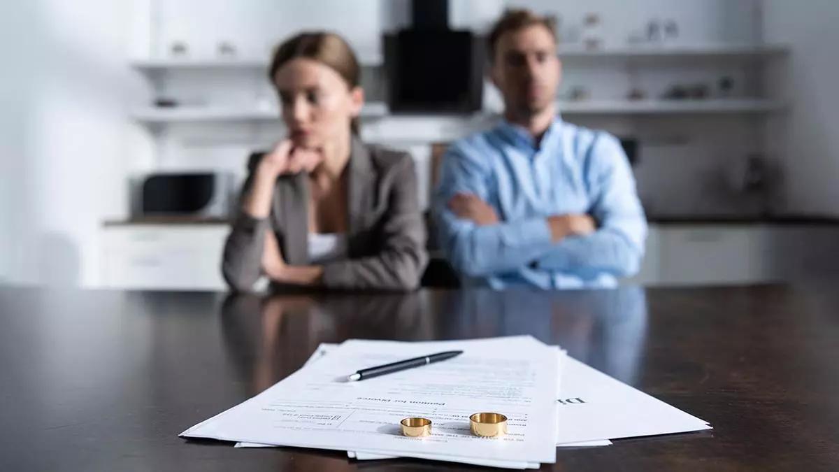 Firma de un divorcio.