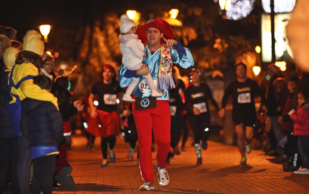 Más de 600 personas participan en la San Silvestre