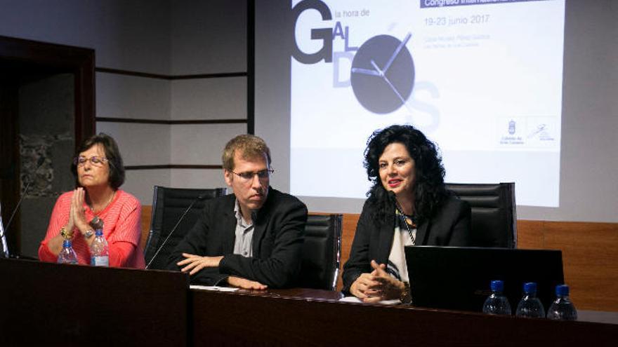 De izquierda a derecha: Yolanda Arencibia, Oswaldo Guerra y Victoria Galván, ayer.