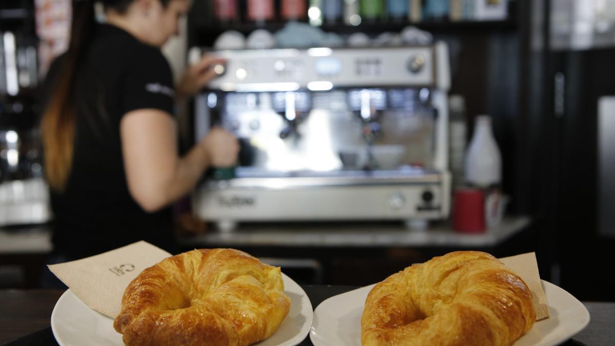 Die meisten Gäste im 2 Terres bestellen Croissants.