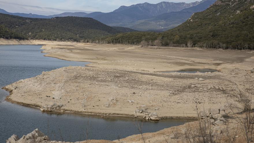 Peralada invocarà avui la pluja traient el Sant Crist Negre en una processó