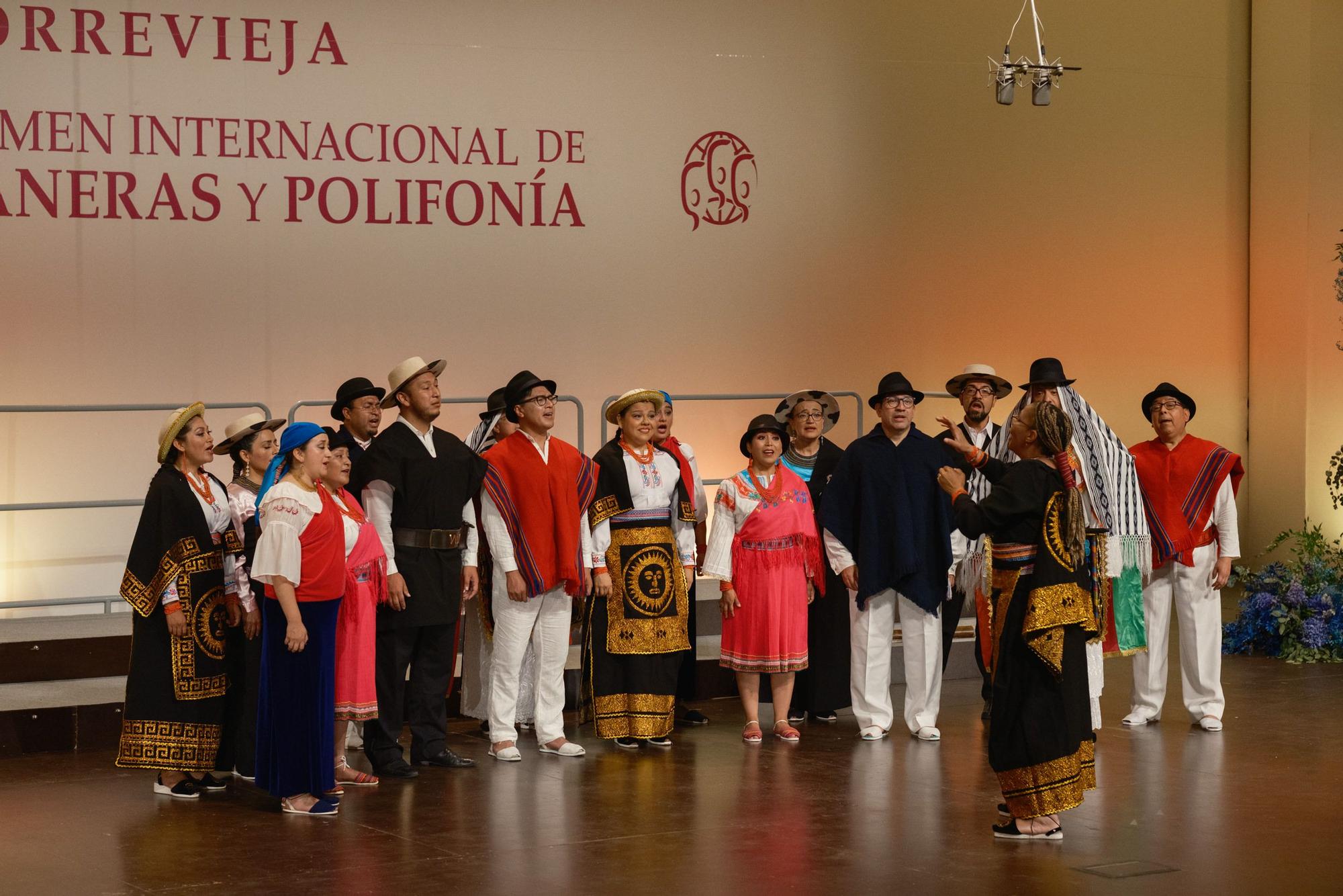 Aquí las imágenes de la tercera velada, primera de competición, del Certamen Internacional de Habaneras y Polifonía de Torrevieja