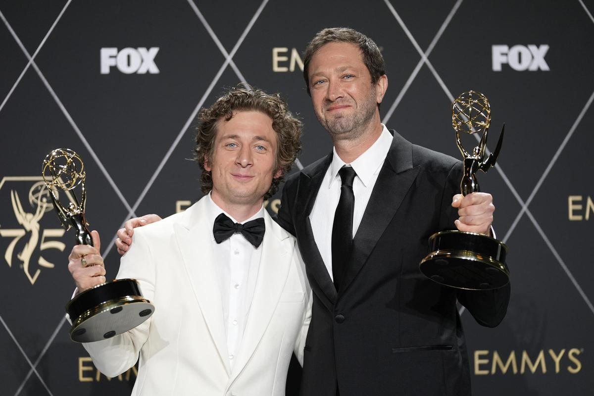 Jeremy Allen White y Ebon Moss-Bachrach de 'The Bear'.