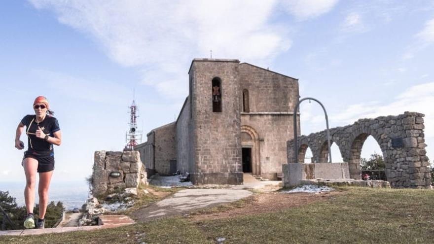 La corredora figuerenca Mireia Perpinyà, a la Mare de Déu del Mont