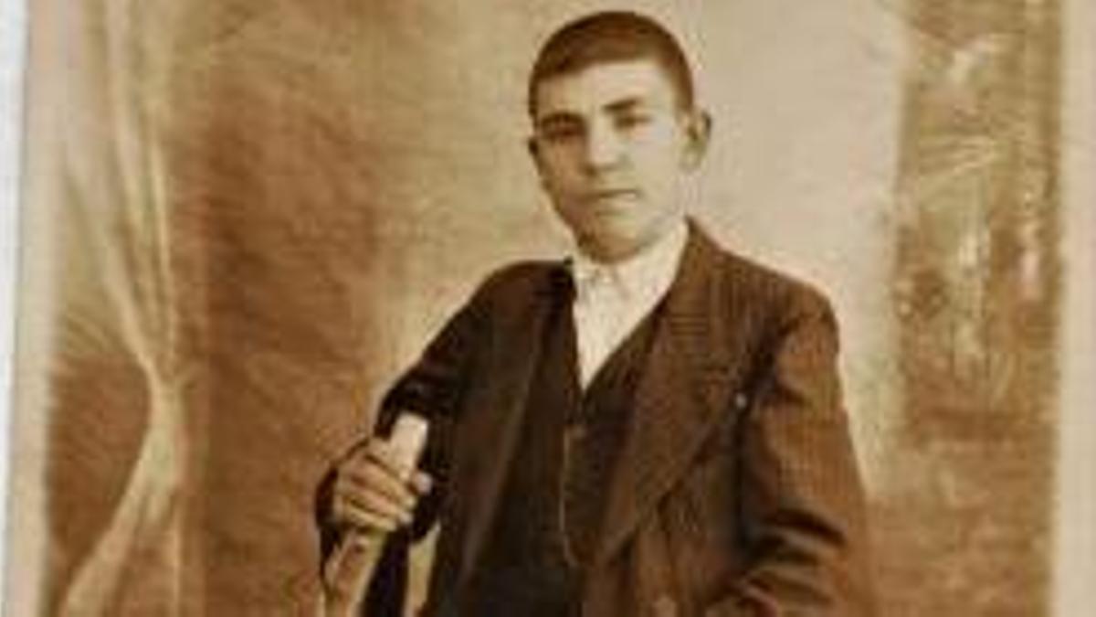 Imagen del poeta Manuel Gómez Sánchez.