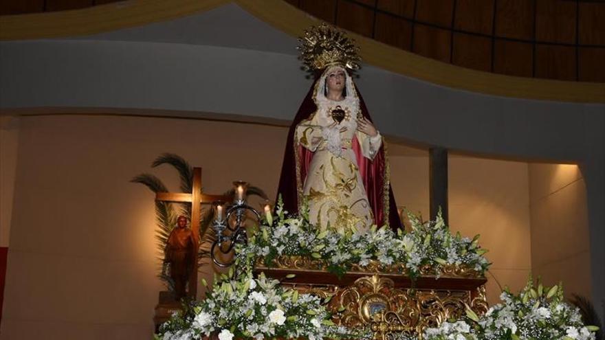 La procesión del Dulce Nombre abre la Semana Santa de Badajoz con su puesta de largo