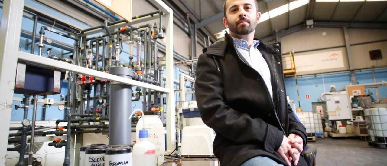 Luis Prieto, en uno de los laboratorios del Centro de I+D de Arcelor-Mittal.