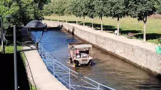 Nueva limpieza del canal de baños de Plasencia por las tormentas