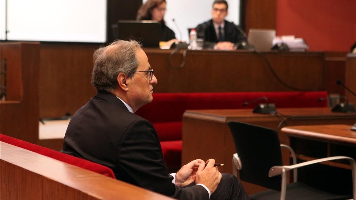 El presidentW de la Generalitat  Quim Torra  en el banquillo del Tribunal Superior de Justicia de Catalunya.