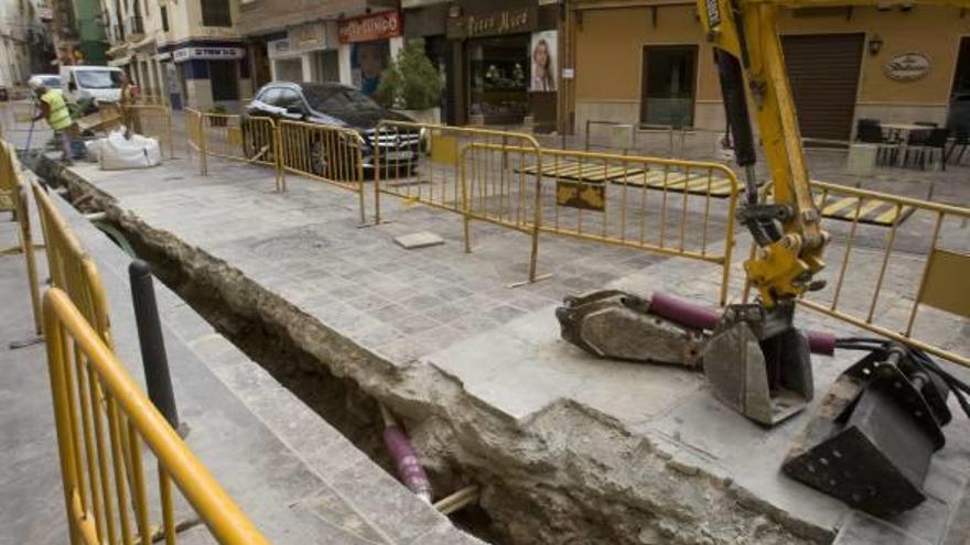 Imagen de ayer de las obras del tendido eléctrico, que afectan a restos arqueológicos.