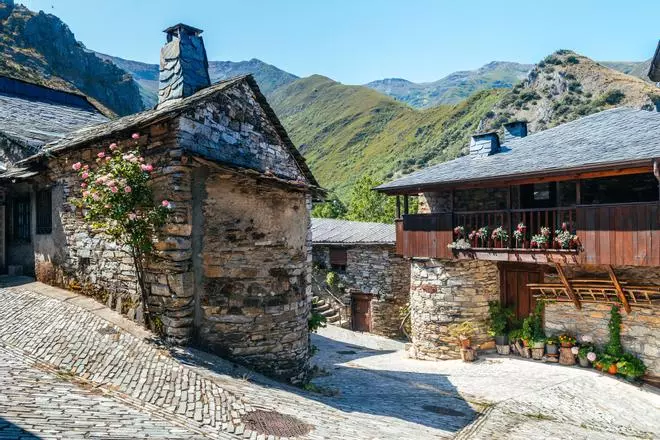El pueblo medieval de 15 habitantes que es de los más bonitos de España