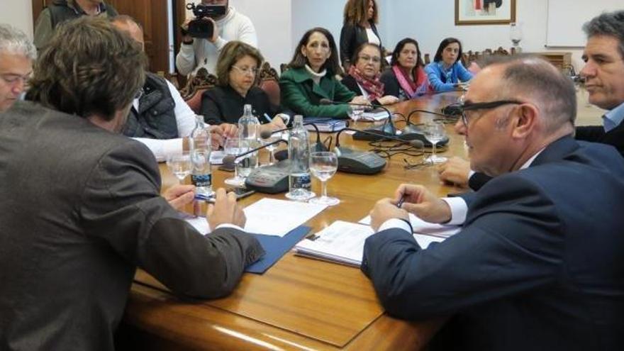 José Manuel Baltar (a la derecha), en la reunión mantenida con Afol