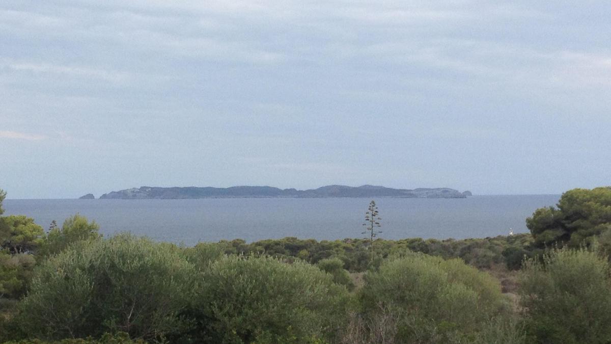 Imagen de la isla de Cabrera desde la costa del Migjorn donde ocurrió la tragedia.