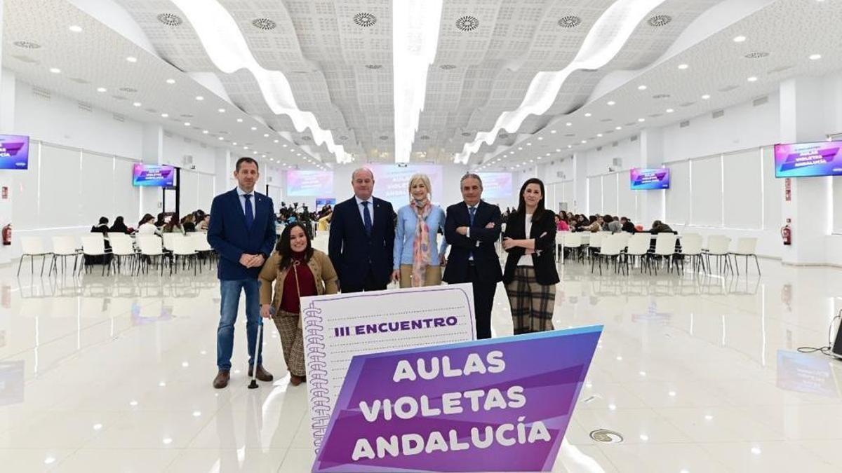 Encuentro sobre aulas violetas en el que ha participado la consejera, Patricia del Pozo.