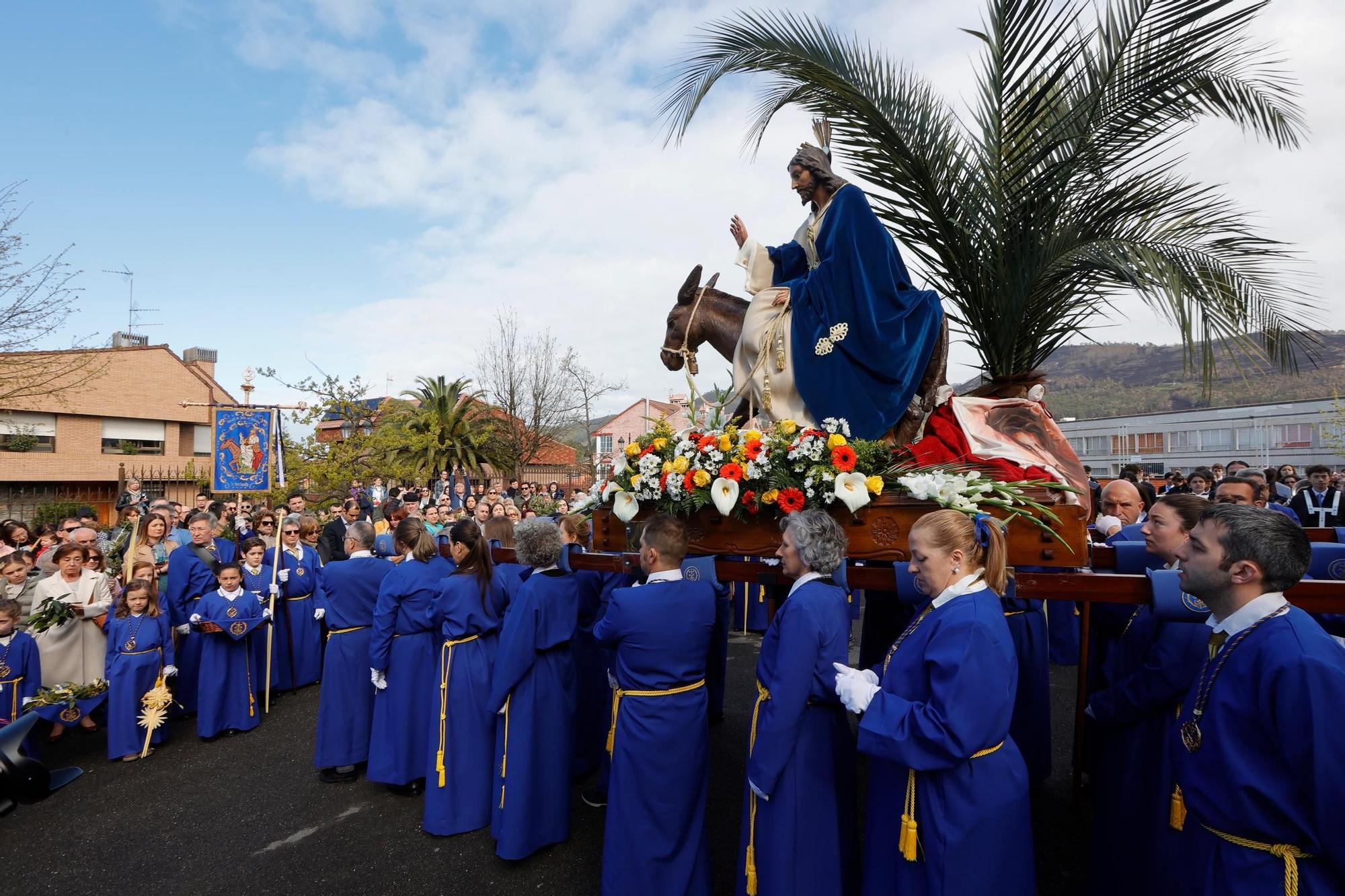 Procesión de La Borriquilla en San Pedro de los Arcos (Oviedo).