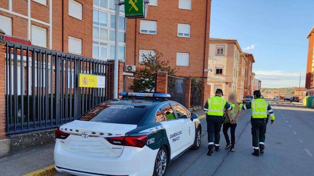 La Guardia Civil detiene al hombre que huyó en Carrizo de la Ribera, León.