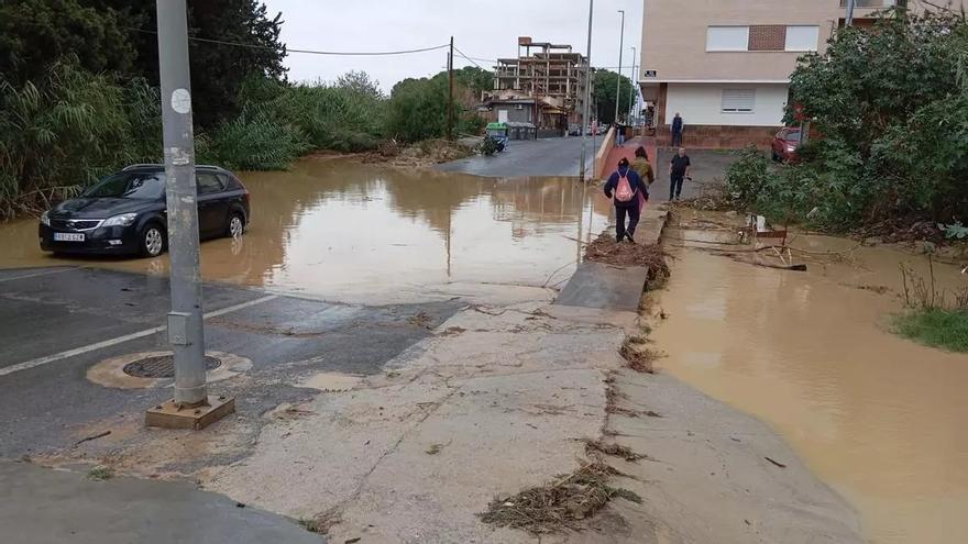 Vecinos de Beniaján, a la Guardia Civil por la rambla del Garruchal