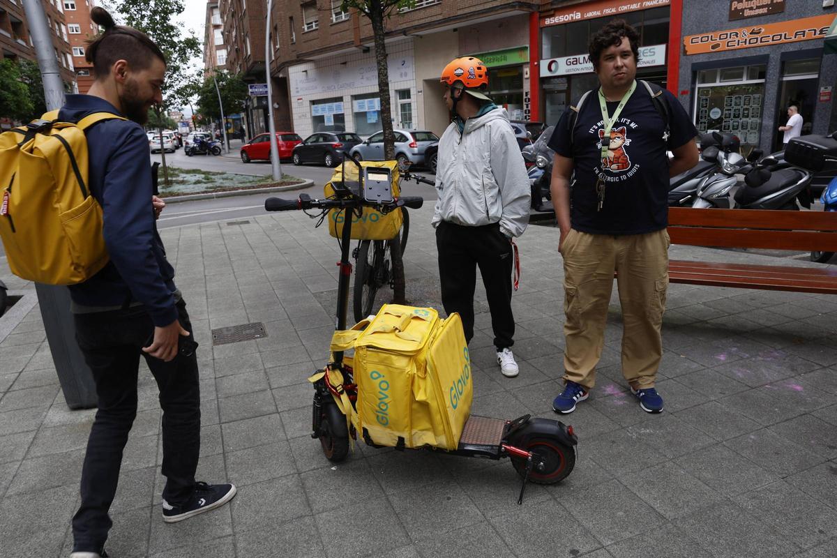 En imágenes: La división de opiniones en las calles de Gijón por la prohibición de los patinetes en el centro En imágenes: La división de opiniones en las calles de Gijón por la prohibición de los patinetes en el centro