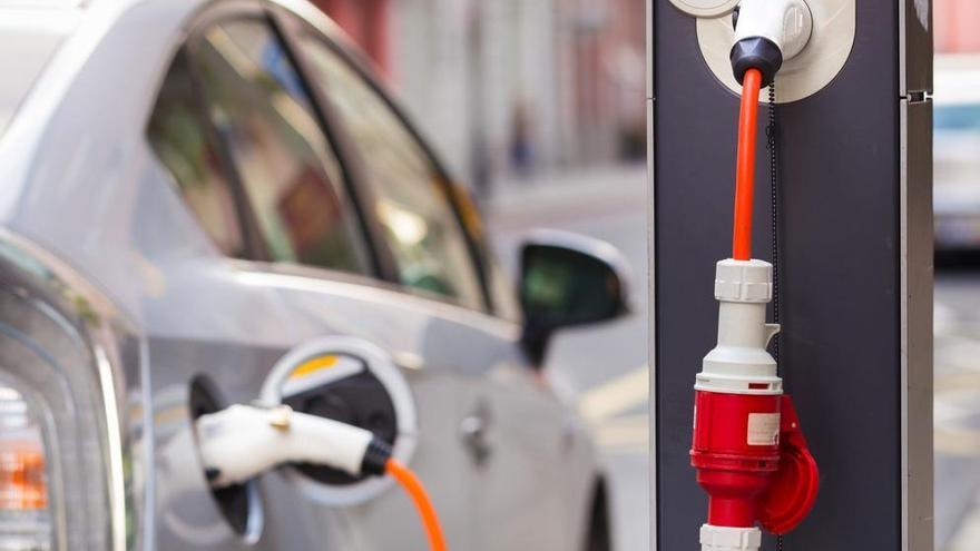 Valencia tendrá una red de postes de recarga para los coches eléctricos