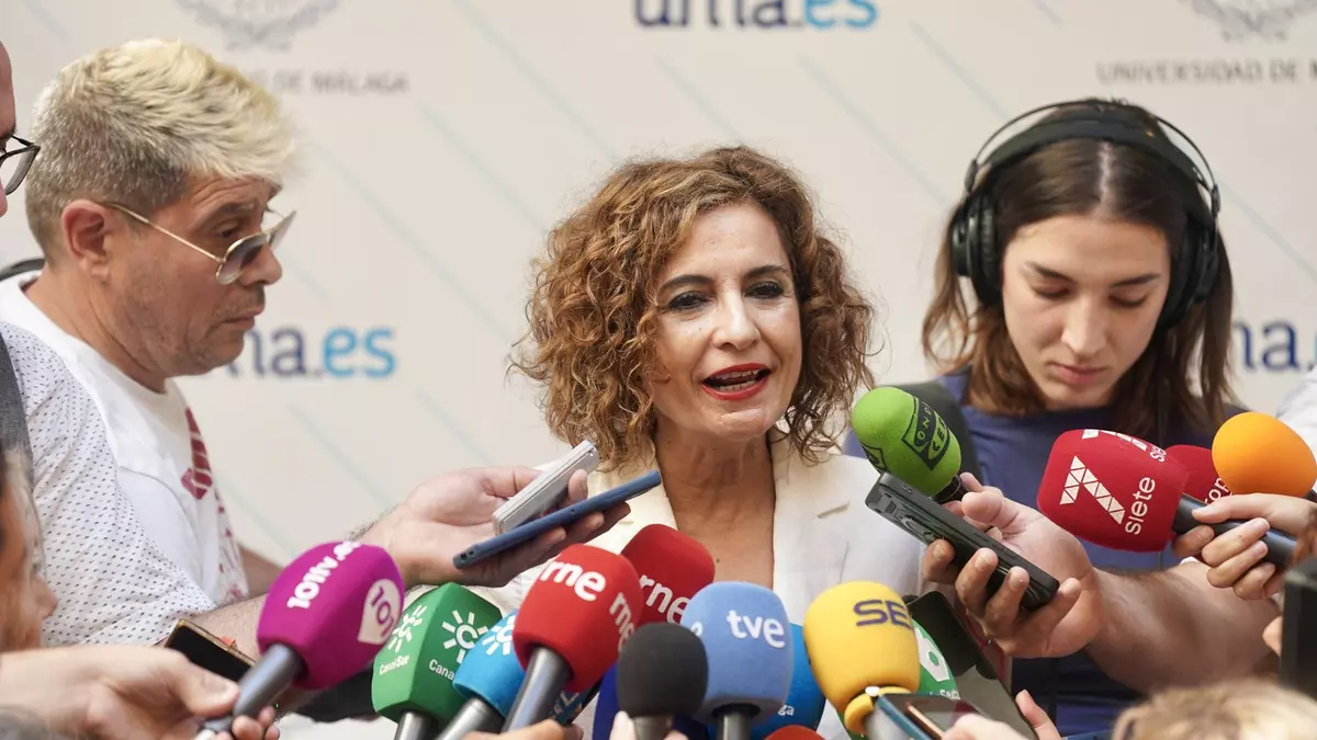 Montero pide explicaciones a Feijóo sobre la imputación de Montoro: "Un ministro más del PP en los tribunales"