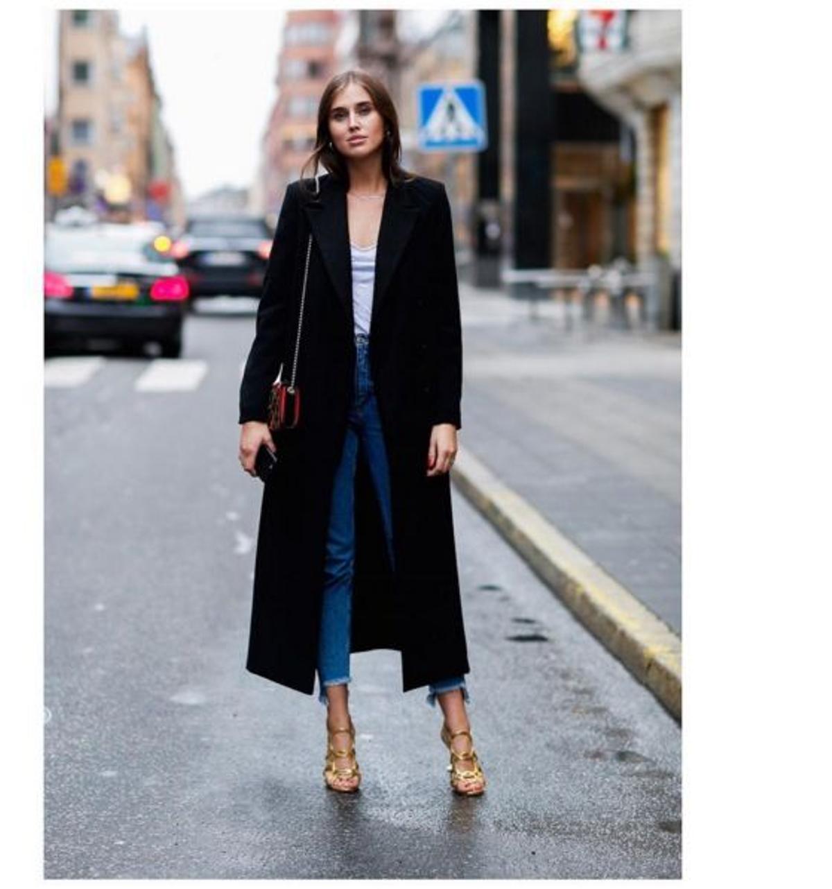 Vaqueros 'High & Low' con sandalias