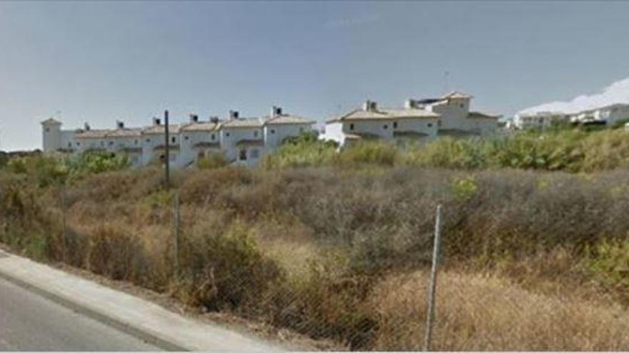 Fallece un jardinero de 25 años por un golpe de calor en Estepona