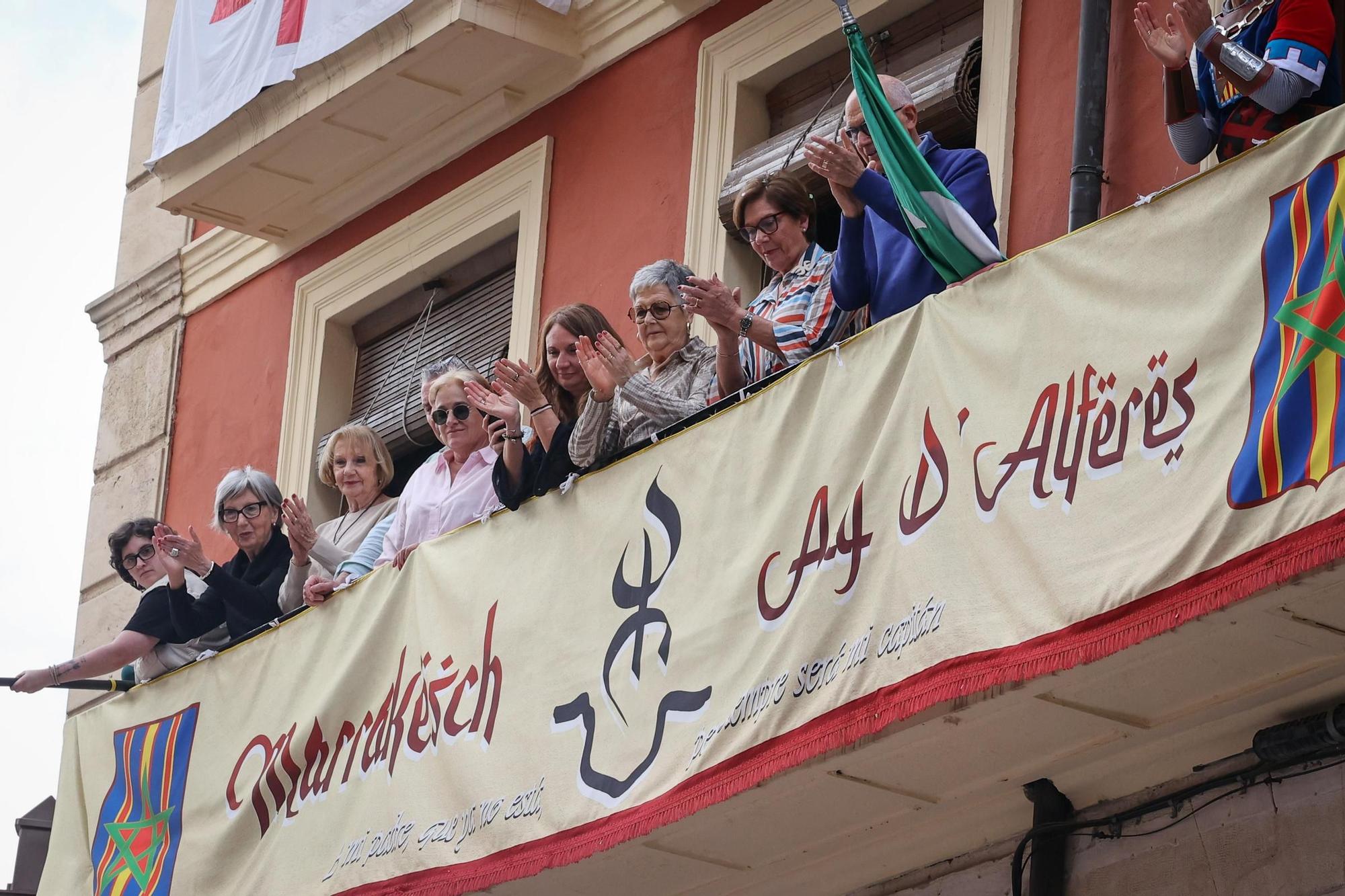 La mujer hace historia en la Entrada Mora de Alcoy