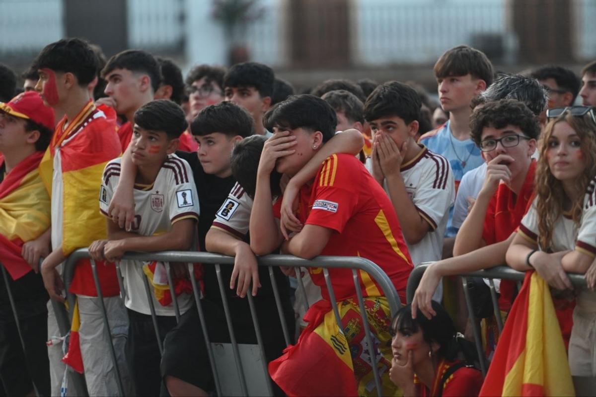 Fotogalería | Así se vive la final del Mundial 2026 en la Plaza Mayor de Cáceres Fotogalería | Así se vive la final del Mundial 2026 en la Plaza Mayor de Cáceres