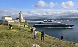 El comercio y la hostelería de Avilés plantean nuevas ideas para captar a futuros cruceristas (y algunas mejoras)